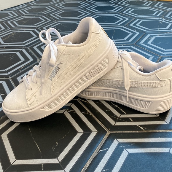 Puma Smash V3 Platform Sneaker, White, Size 6 - Picture 3 of 7
